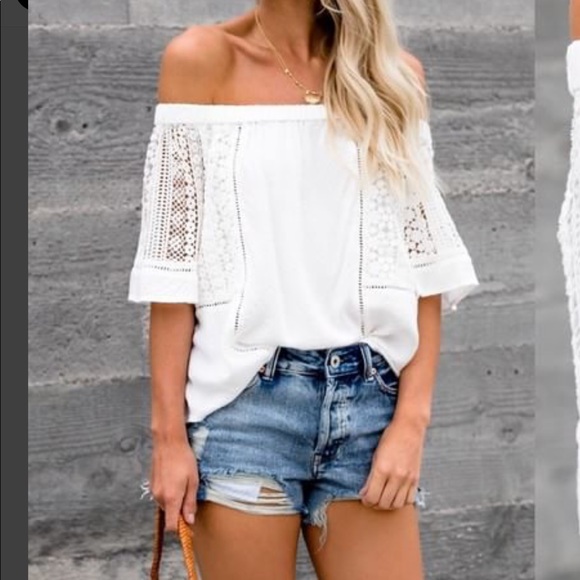 Vici Tops - White off the shoulder boutique top.